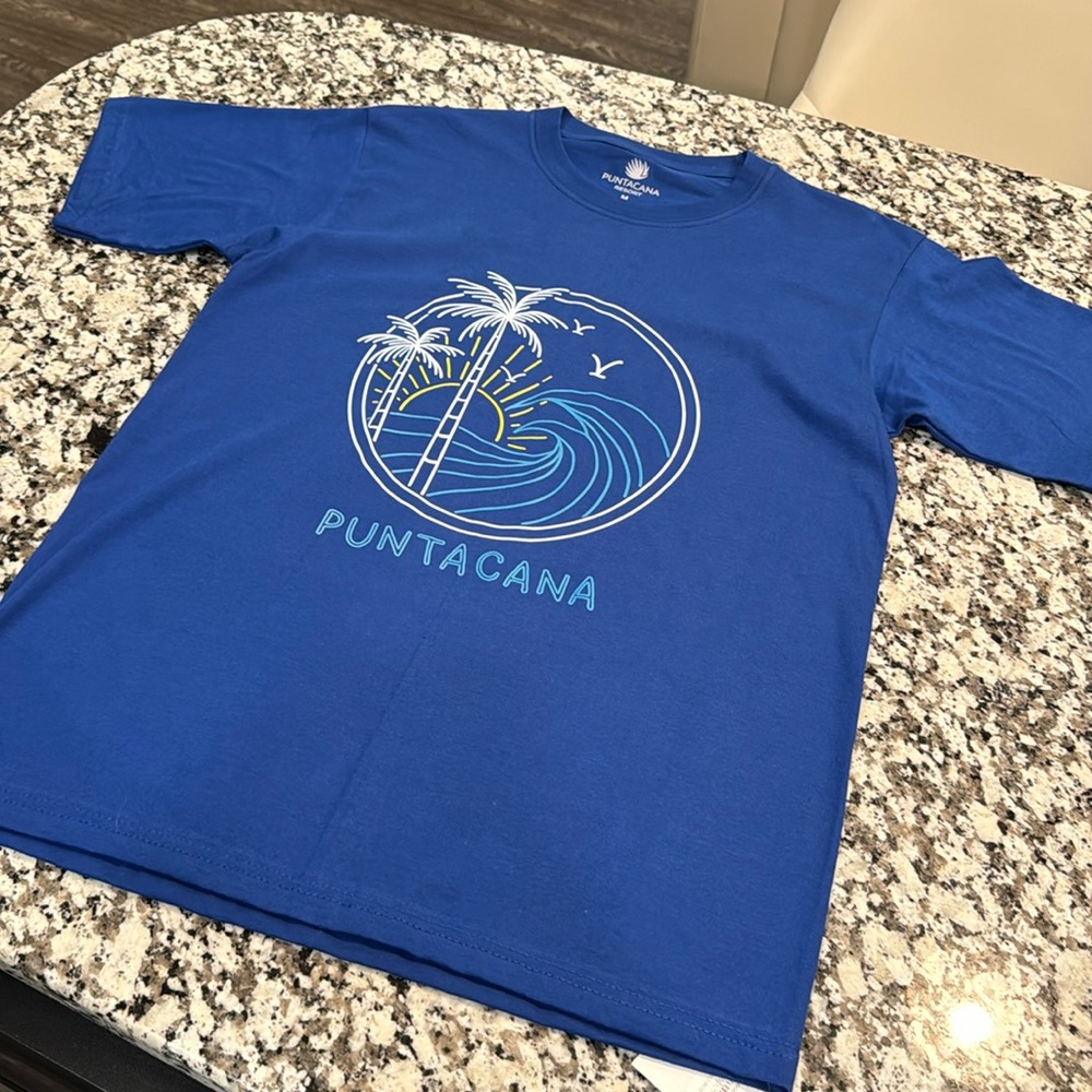 NWT - Punta Cana - T-Shirt